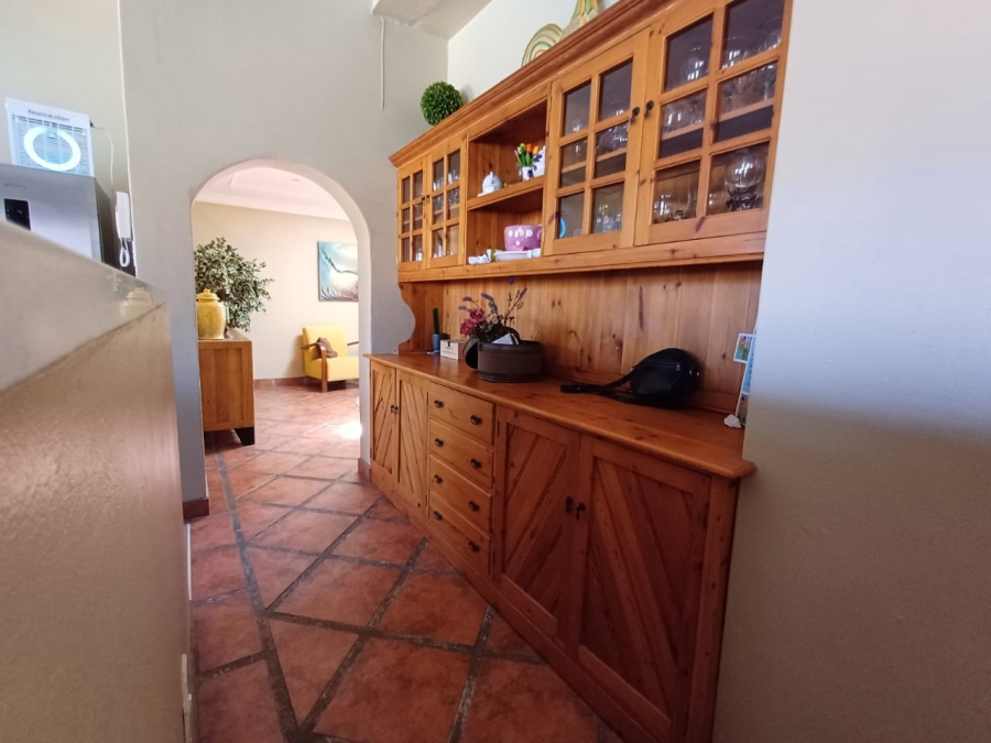 7 Bedroom Property for Sale in Levallia Western Cape